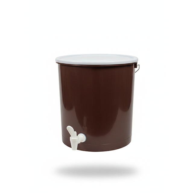 CUBETA PLAS 15 LT C/T C/CHORRO CHOCO GUATEPLAST AR011078-CHO-0